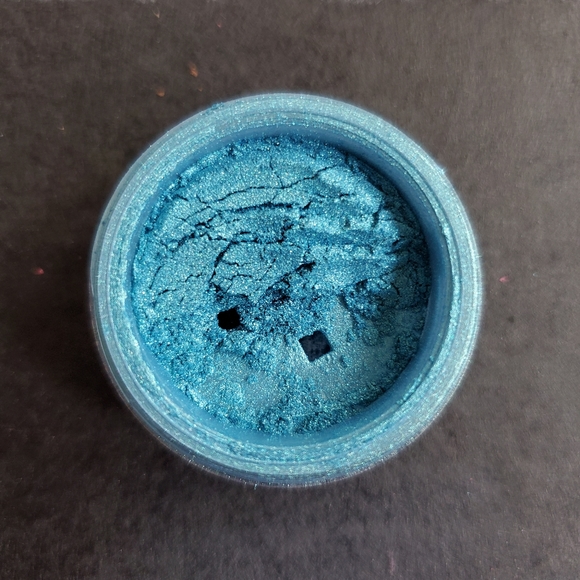 bareMinerals Other - Bare Minerals eyeshadow glimmer in Azure